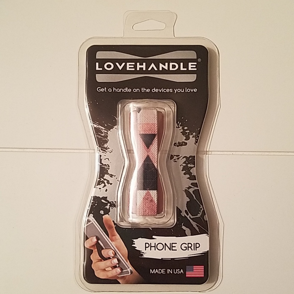 NWT Love Handle Phone Grip